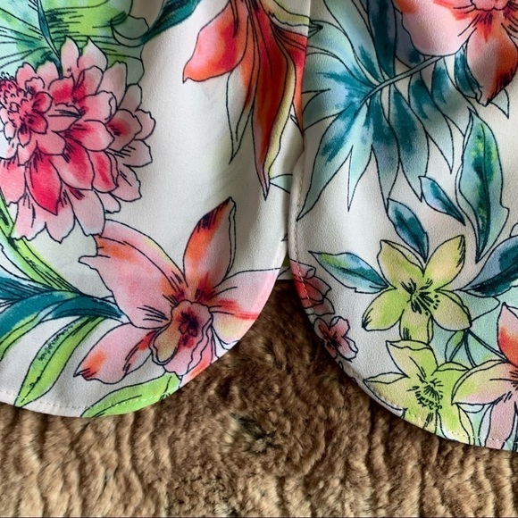 NYDJ Perfect Blouse Tropical Garden Floral - Picture 4 of 9